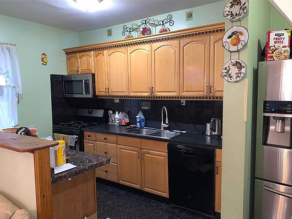 3rd image of 100-40 210th St