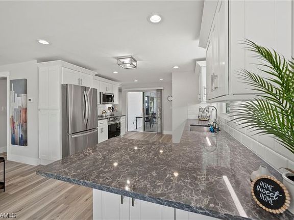 3rd image of 173 Gulf Island Dr