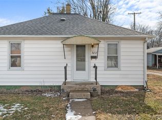 308 E Adams St, Paris, IL 61944