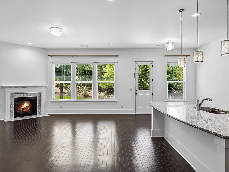 1730 Biscayne Dr — Photo 17