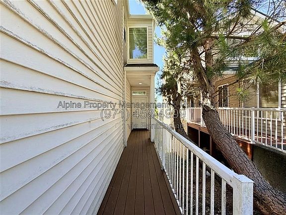 3rd image of 13592 SW Mapleview Ln