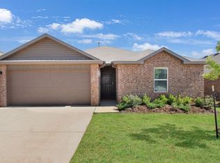 10420 SW 41st St, Mustang, OK 73064