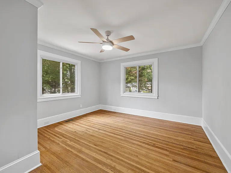 8 Amherst Ave #A — Photo 17