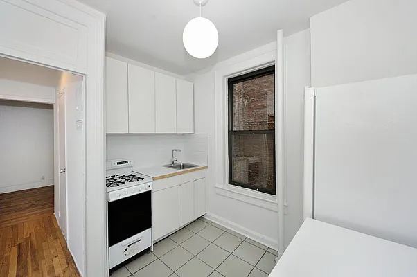 Rented by Aether Property Group | media 32