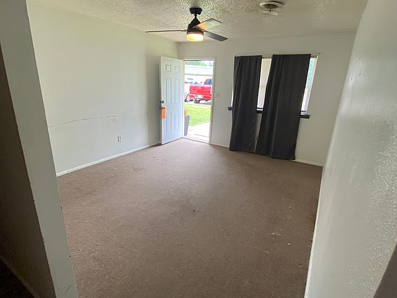 4th image of 721 W Tulsa St #721