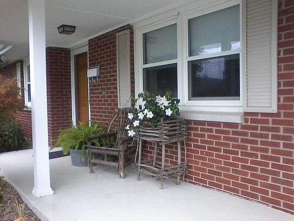 3rd image of 315 Highview Dr