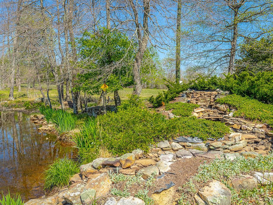 109th image of 292 Log Cabin Ln