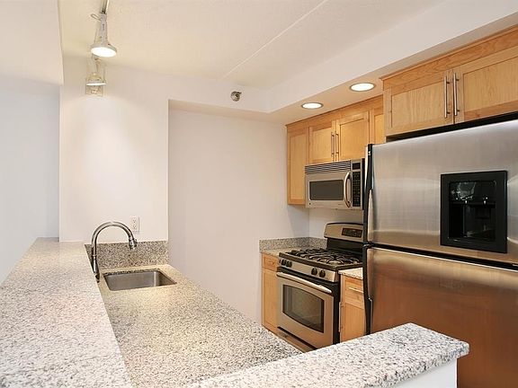 3rd image of 53 Boerum Pl APT 2J