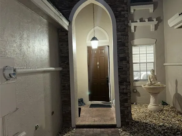 847 SW 154th Path, Miami, FL 33194