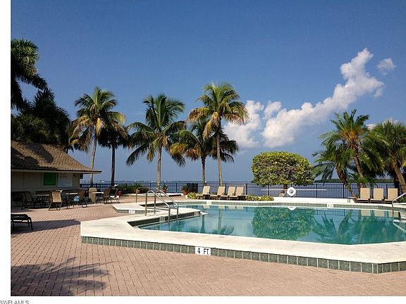 4th image of 17080 Harbour Point Dr APT 714