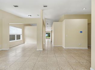 881 Chalmet Ln, Jacksonville, FL 32218