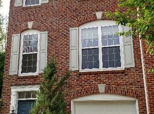 8185 Singleleaf Ln, Lorton, VA 22079