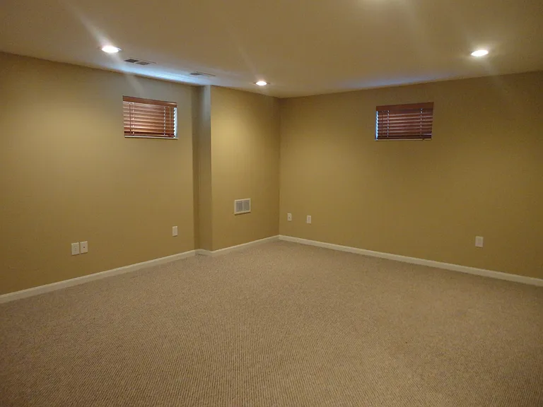 3358 Village Dr — Photo 15