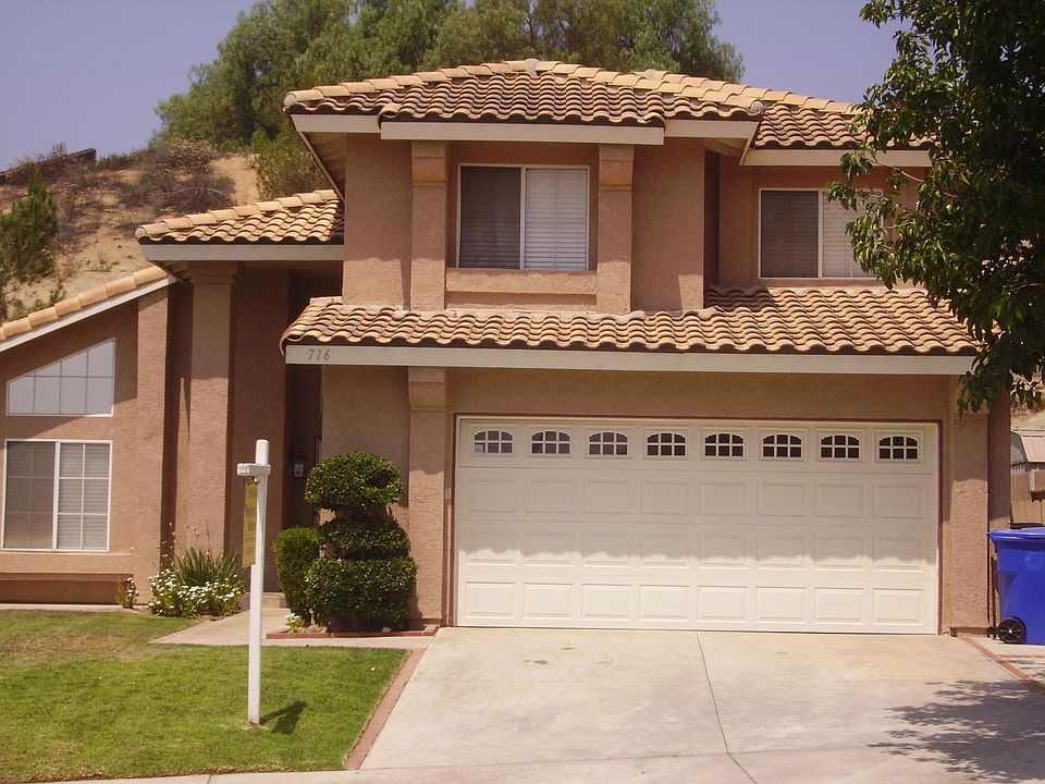 1st image of 716 La Loma Ln
