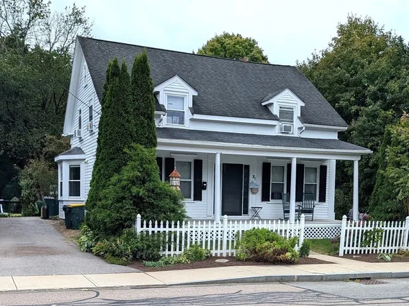 81 Pleasant St, Franklin, MA 02038