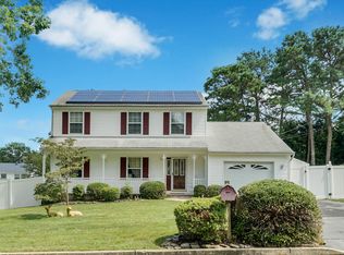 215 Riptide Ave, Manahawkin, NJ 08050