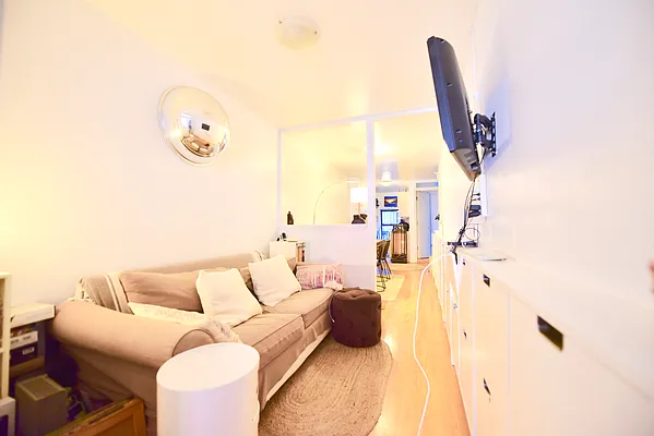 Rented by Nolita Group | media 11