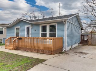 1612 Indiana St, Bloomington, IL 61701