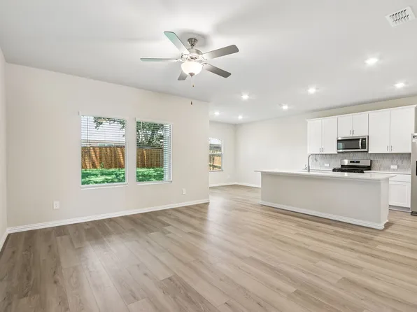 3513 Bastrop Dr, Farmersville, TX 75442