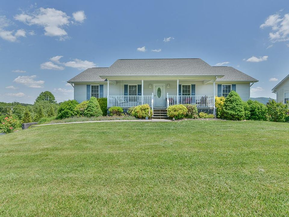 1st image of 115 Hazelnut Dr