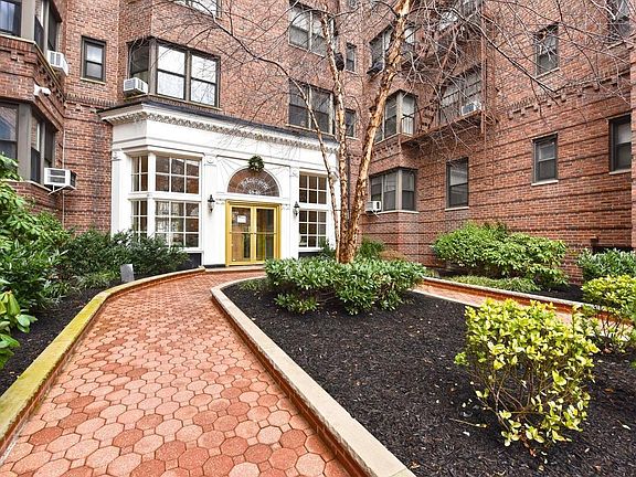 2nd image of 69-40 Yellowstone Blvd APT 318