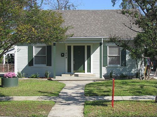 1st image of 1409 W Mistletoe Ave
