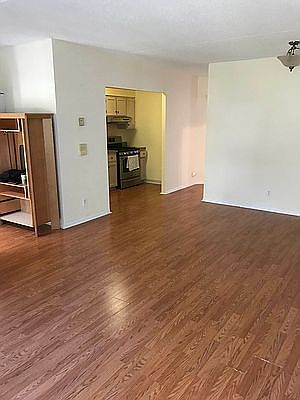 2nd image of 126 W 117th St #5