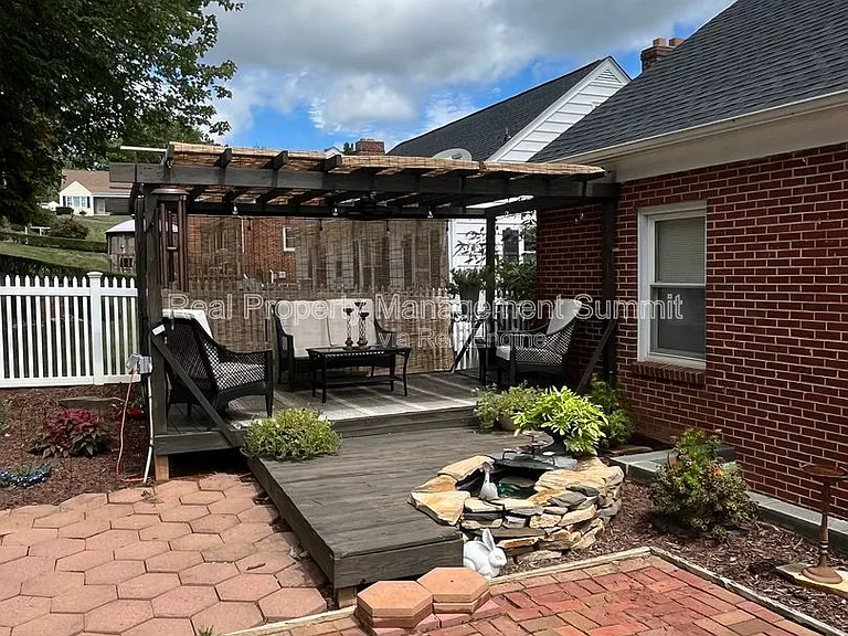 1602 Terrace St — Photo 24