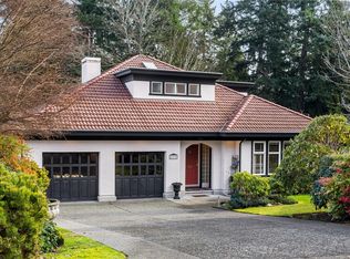 812 Del Monte Ln, Saanich, BC V8Y 3H2
