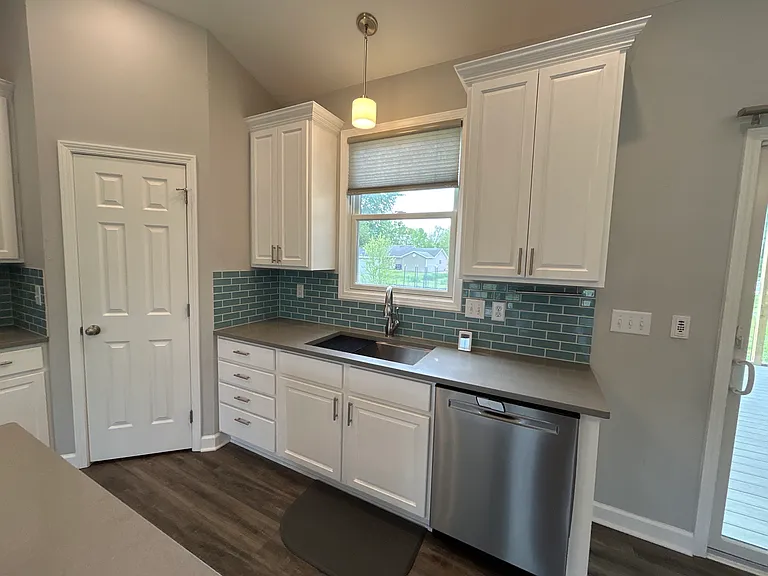 866 SE Santee Dr — Photo 12