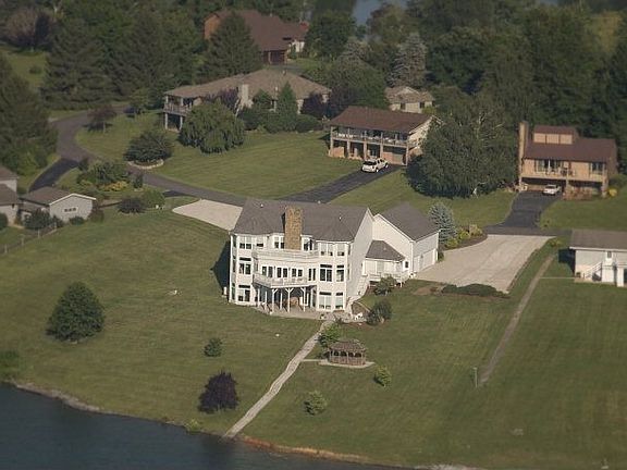 2nd image of 21077 Shepard Ln