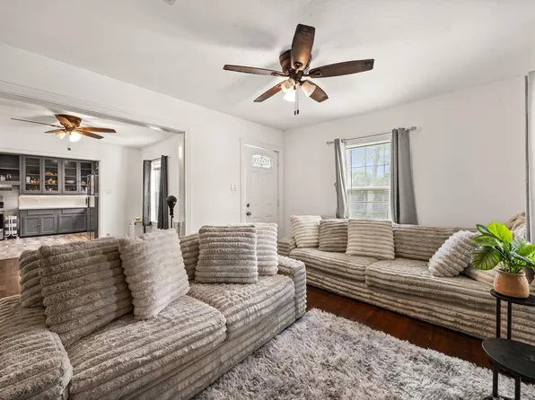 6942 Moss Rose St, Houston, TX 77087