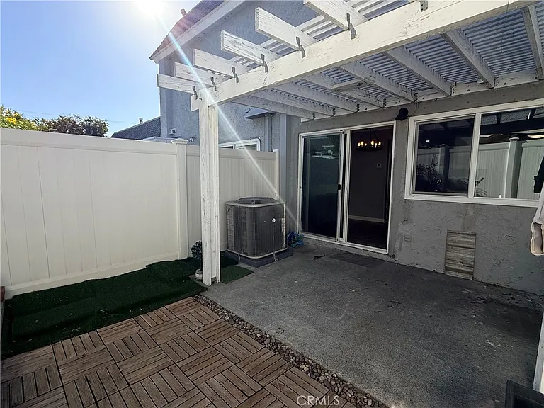 228 N Kodiak St #C — Photo 15