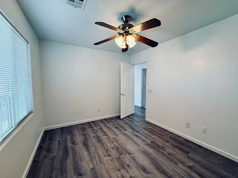 9621 Sharp Horn Ct — Photo 23