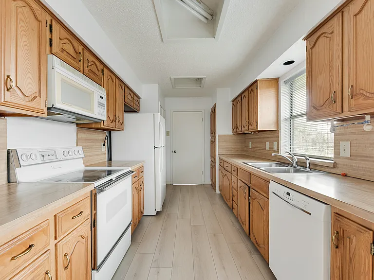 2623 Fallcreek Dr — Photo 7