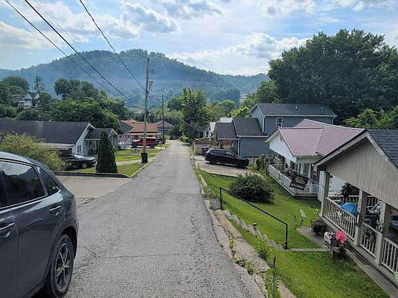 5th image of 384 Poplar St