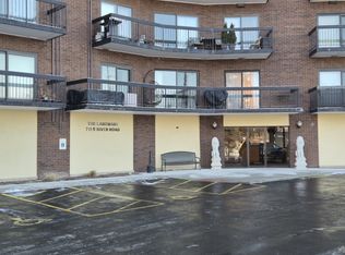 711 S River Rd APT 704, Des Plaines, IL 60016