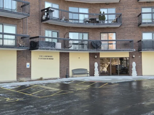 711 S River Rd APT 704, Des Plaines, IL 60016