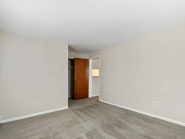 4991 Arbor Village Dr — Photo 12
