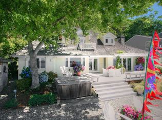 11013 Arroyo Beach Pl SW, Seattle, WA 98146