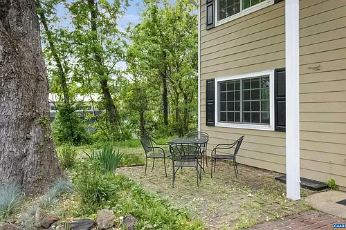 118 Woodlake Dr Photo 1