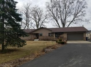1429 Vince Trl, Eagan, MN 55121