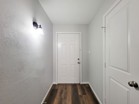 4th image of 4916 Sandalwood Ave