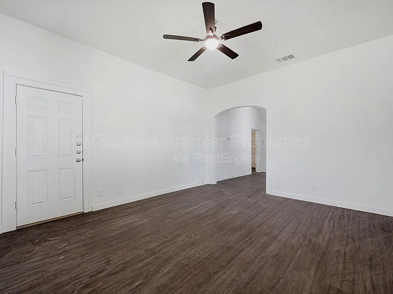 1008 W Morgan St — Photo 5