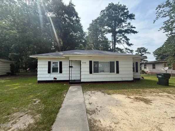 606 Greenmead Drive, Kinston, NC 28501