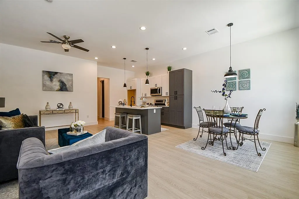 3 bed, 1221 sqft, $1,950 — Photo 2