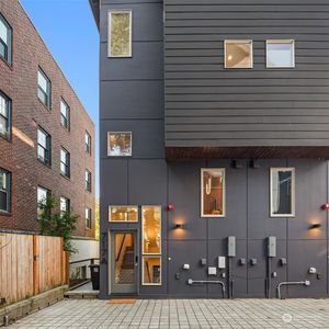717 Belmont Place E #A, Seattle, WA, 98102