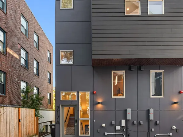 717 Belmont Place E #A, Seattle, WA 98102