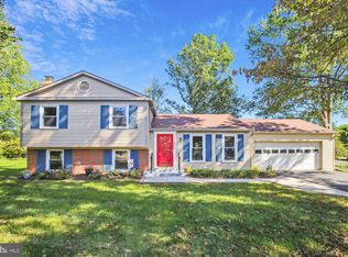 12806 Pinecrest Rd, Herndon, VA 20171
