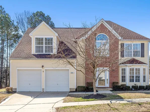 201 Trevor Ridge Dr, Holly Springs, NC 27540
